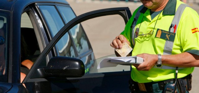 Guardia Civil-Anulan una norma que incentiva a la Guardia Civil a multar  Leer más:  Anulan una norma que incentiva a la Guardia Civil a multar - Autobild.es  http://www.autobild.es/noticias/anulan-una-norma-que-incentiva-guardia-civil-multar-220911#ZqW1Iu8EcaUi4Yse OpenBank: SIN GASTOS NI COMISIONES. Hazte cliente, SIMPLIFICA Tu dinero siempre disponible cuando quieras
